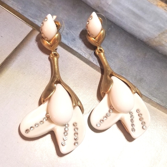 Oscar de la Renta Jewelry - NEW Oscar De La Renta Crystal Flower  Drop Earrings 3" LONG With Dust Bag